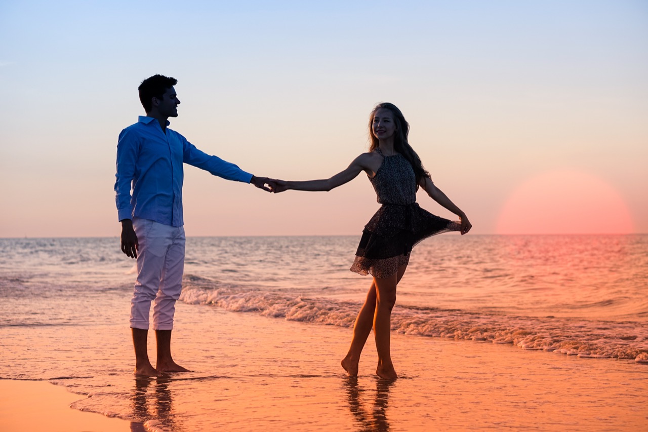 Secret Threadwork and Romantic-Era Aesthetics: How Hidden Connections Shape Attraction