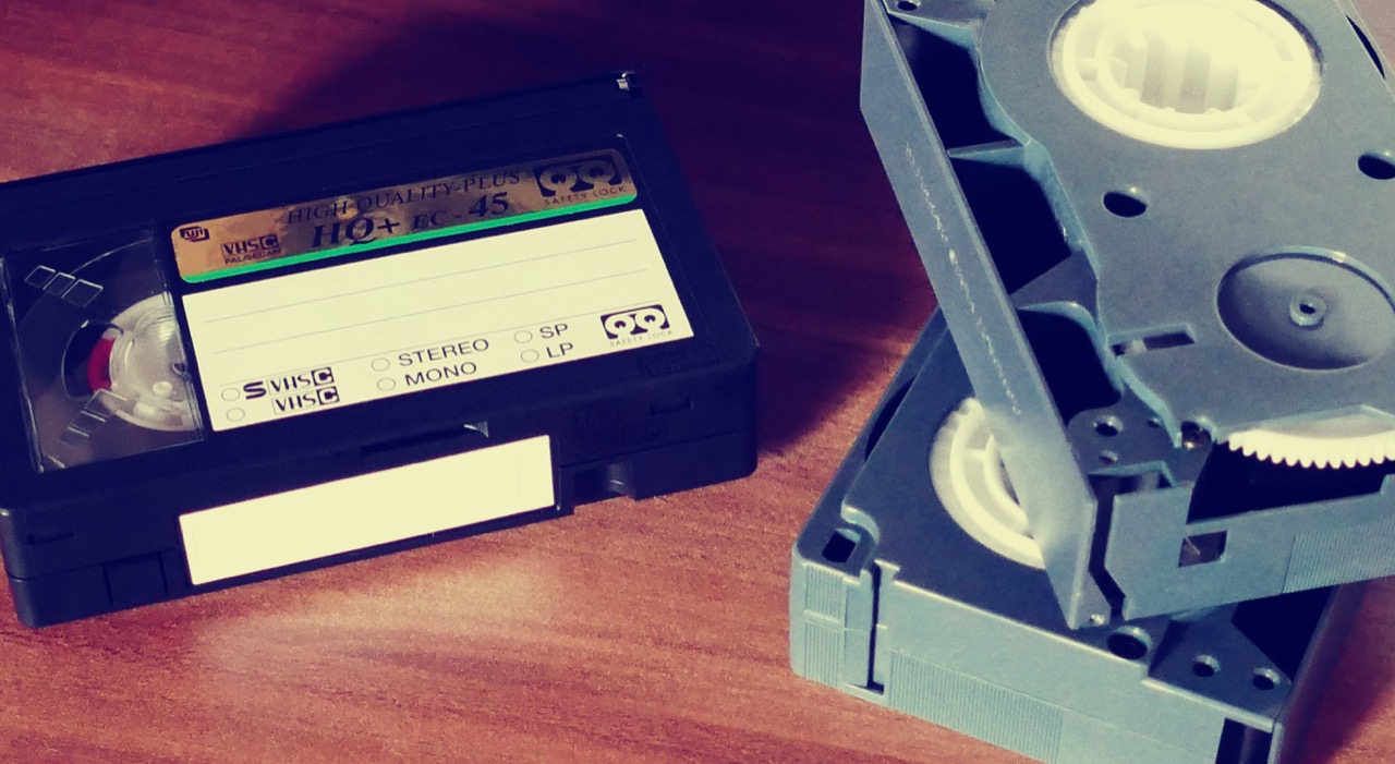 How 2000s Movies Learned to Link Their Worlds